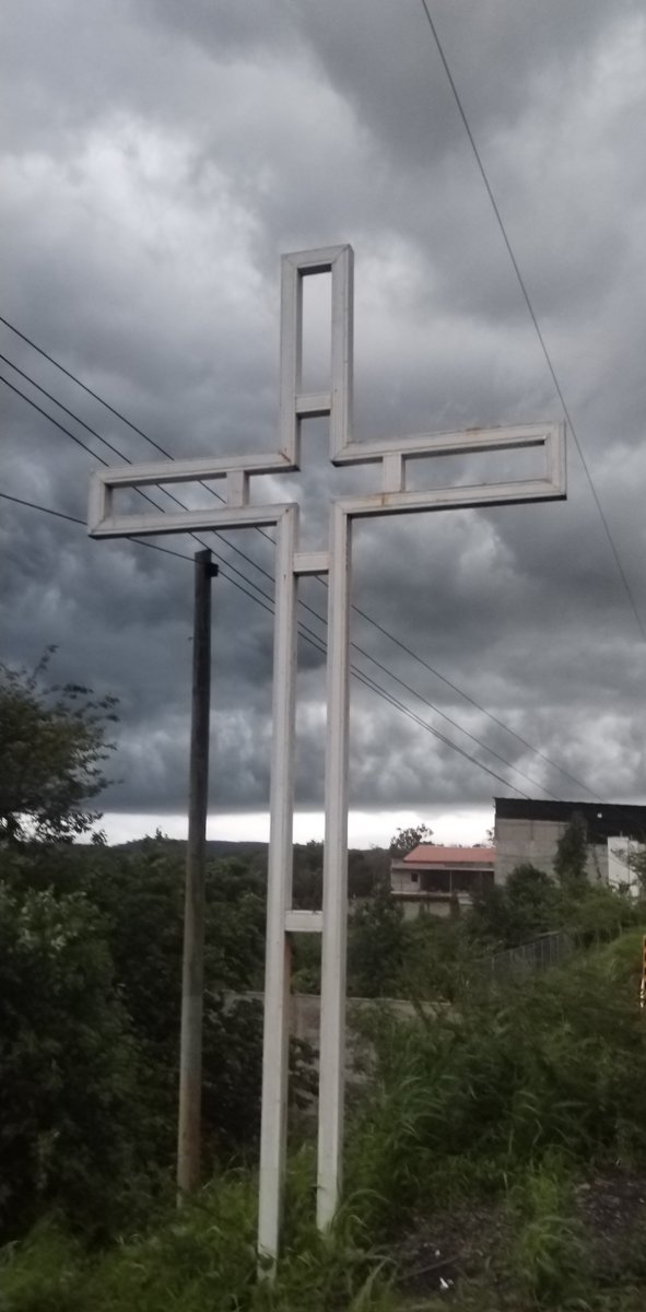 GersonGudielCas's tweet photo. ¡Que tormenta! Truenos, relámpagos y mucha lluvia, acá en la #cunadelsol ⛈️🌧️🌨️🌩️☔ https://t.co/Xv5vWjDYkU