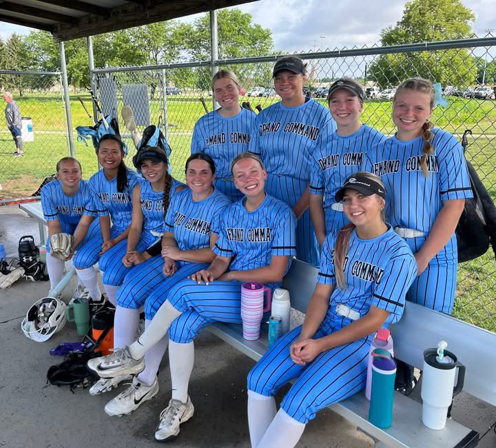 DCJarvis18u's tweet photo. Jarvis killed it this weekend!! Only undefeated team in the showcase bracket of 38 teams. We were 7-0 and headed into the semi championship game when the rain came. It was SO good to be back with this group of families and girls🥎💙
@LaserShowcase @SoftballDown @tp_softball https://t.co/OyJVNVdG4l