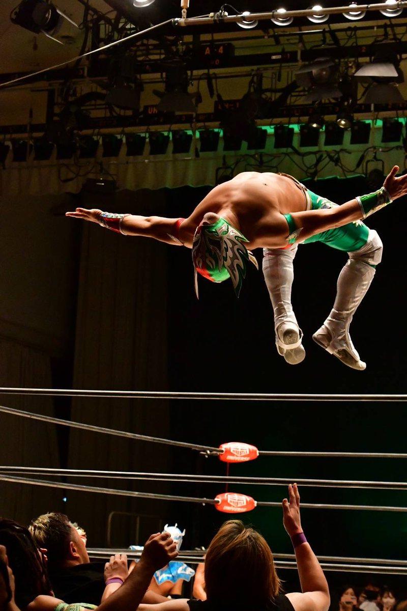 283mex's tweet photo. WRESTLE MAGIC2026
振り返り😁

月曜日の
魔法にかかり🧙
久しぶりにケブラーダ‼️

後楽園ホールでのケブラーダ...

もう人生最後のケブラーダにしてもいいんじゃない⁉️😁

#WRESTLEMAGIC
#WRESTLEUNIVESE
#MONDAYMAGIC
#noah_ghc https://t.co/JcN8dkHqlN