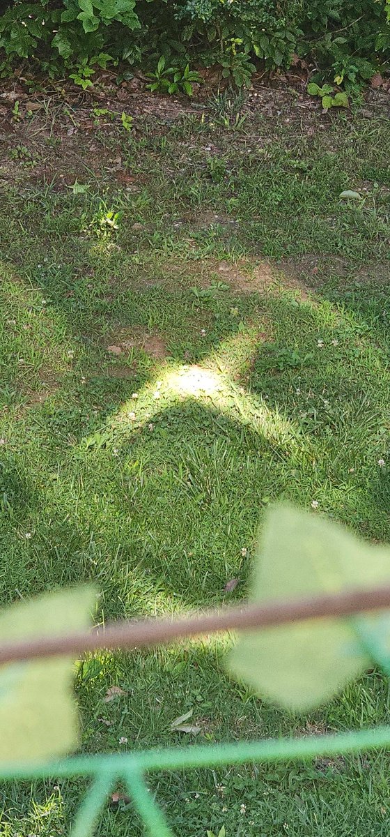 justjason6977's tweet photo. Its a sign from above!? Lol #xrp https://t.co/3kXStuk06B
