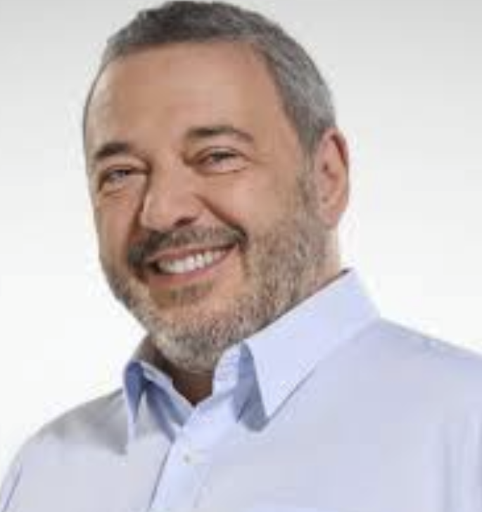 MartinFitz23506's tweet photo. VIAJE✈️: Los montevideanos pagaron 600 USD por pasaje al EXTERIOR para Mario Bergara.

➡️A dónde te fuiste Marito? Por ese precio hay un ida y vuelta a Meamiiiii. Te encontraste con sombrerito Fratti en el Fan Fest? https://t.co/JXJysBa4zU