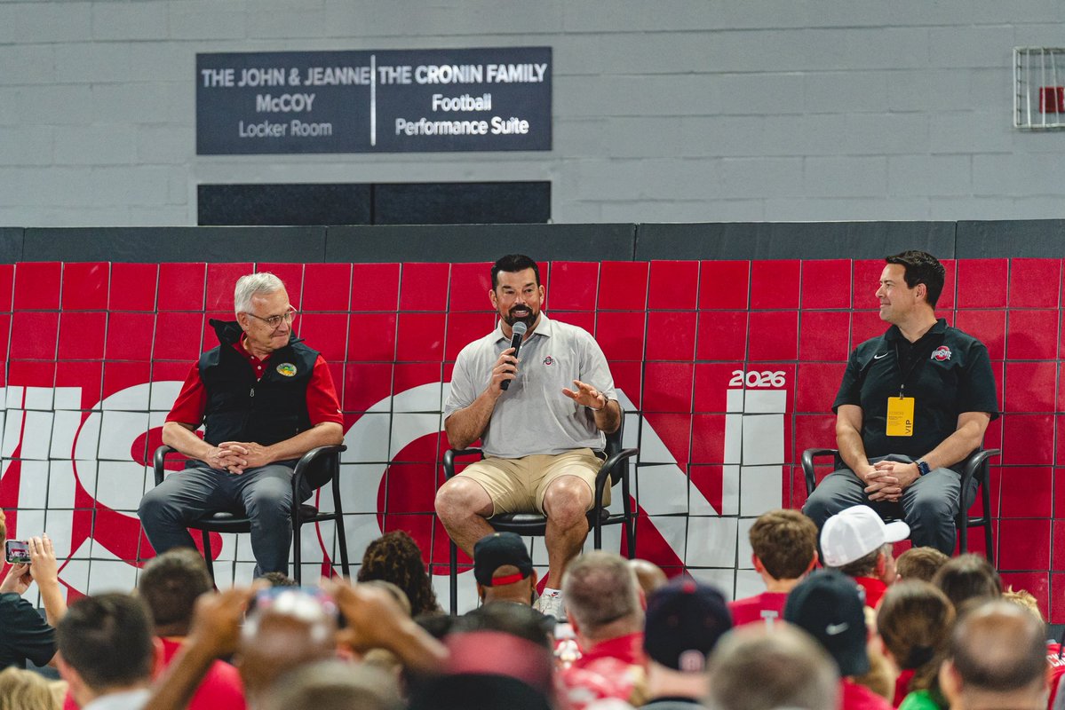 OhioStAthletics's tweet photo. Football, family, and fundamental values. 

It was another great time hosting the All Pro Dad Experience at the Woody this evening 🌰

@OhioStateFB | #GoBucks https://t.co/pOvgoR0zG8