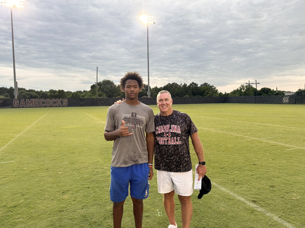 AriRendell's tweet photo. Had a great time competing at @GamecockFB learned a lot of new things can’t wait to be back !! @CoachSElliott @ZachPropp @SumterFootball @CoachCWard1 @coachcjordan https://t.co/fZQAvtoB5J