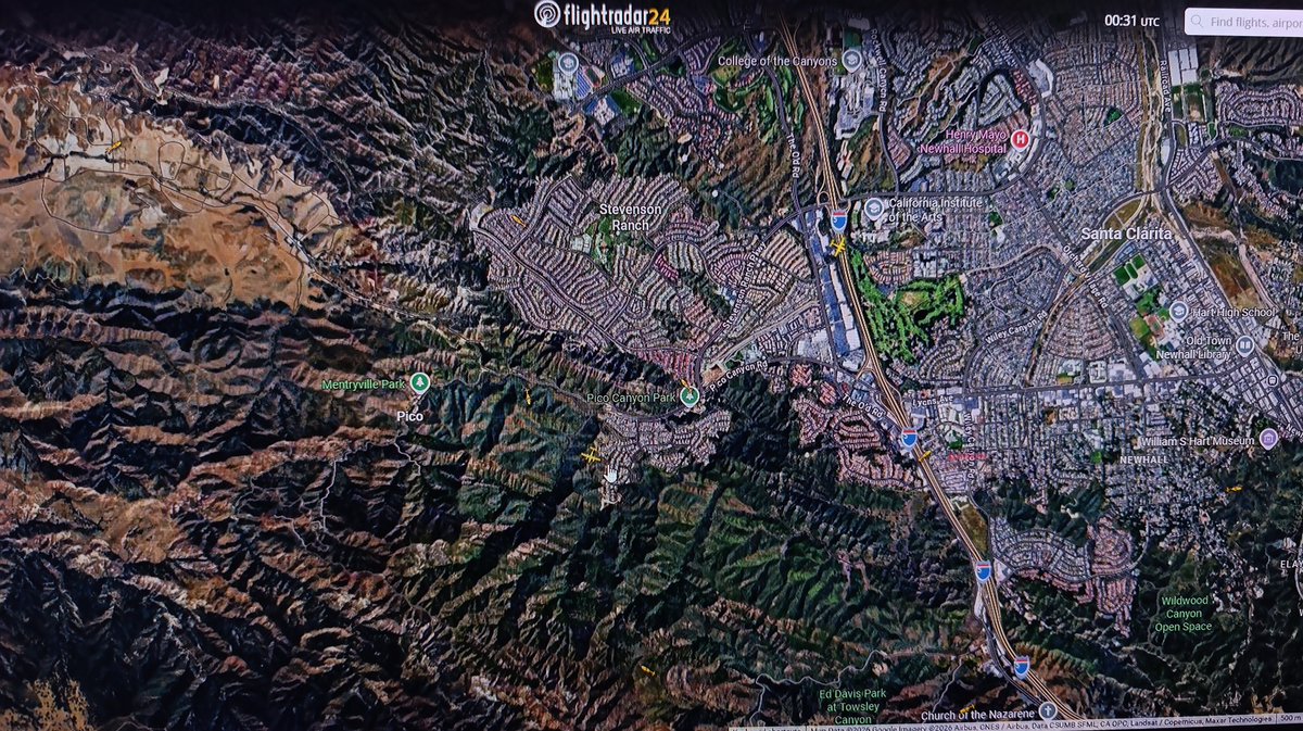 GS6116's tweet photo. @CodeThreeNews Muitas aeronaves no local https://t.co/fV3647xclg