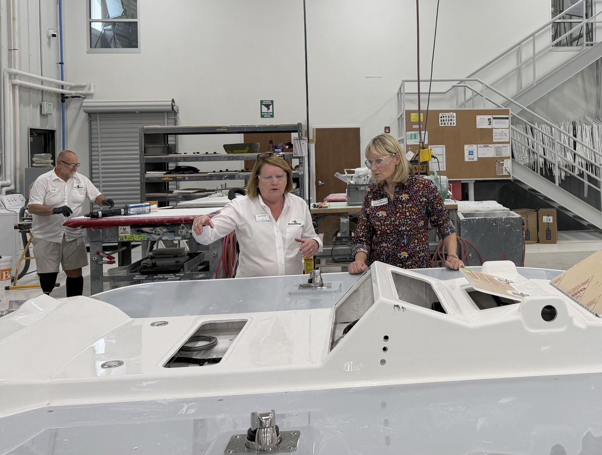 lauriebuckhout's tweet photo. Team Buckhout really enjoyed the tour through our hometown Regulator Boat works in Edenton today! My friend Joan Maxwell makes some of the best center console fishing boats in America, employs over 220 people, and starts every workday with a prayer. I'm proud to know her and very proud of the business she and Owen have built. #RegulatorMarine