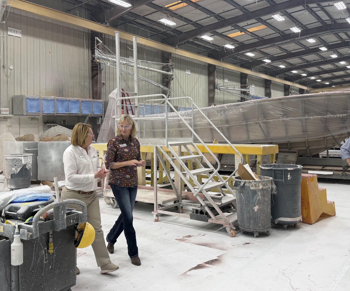 lauriebuckhout's tweet photo. Team Buckhout really enjoyed the tour through our hometown Regulator Boat works in Edenton today! My friend Joan Maxwell makes some of the best center console fishing boats in America, employs over 220 people, and starts every workday with a prayer. I'm proud to know her and very proud of the business she and Owen have built. #RegulatorMarine