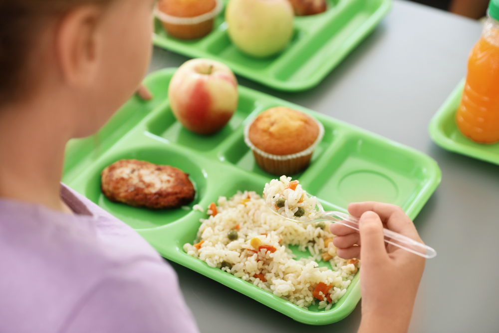 DemzDeliver's tweet photo. 🚨 HUGE: Gov. Hobbs extends free school meals to all students in Arizona. https://t.co/1x6CVScPvo