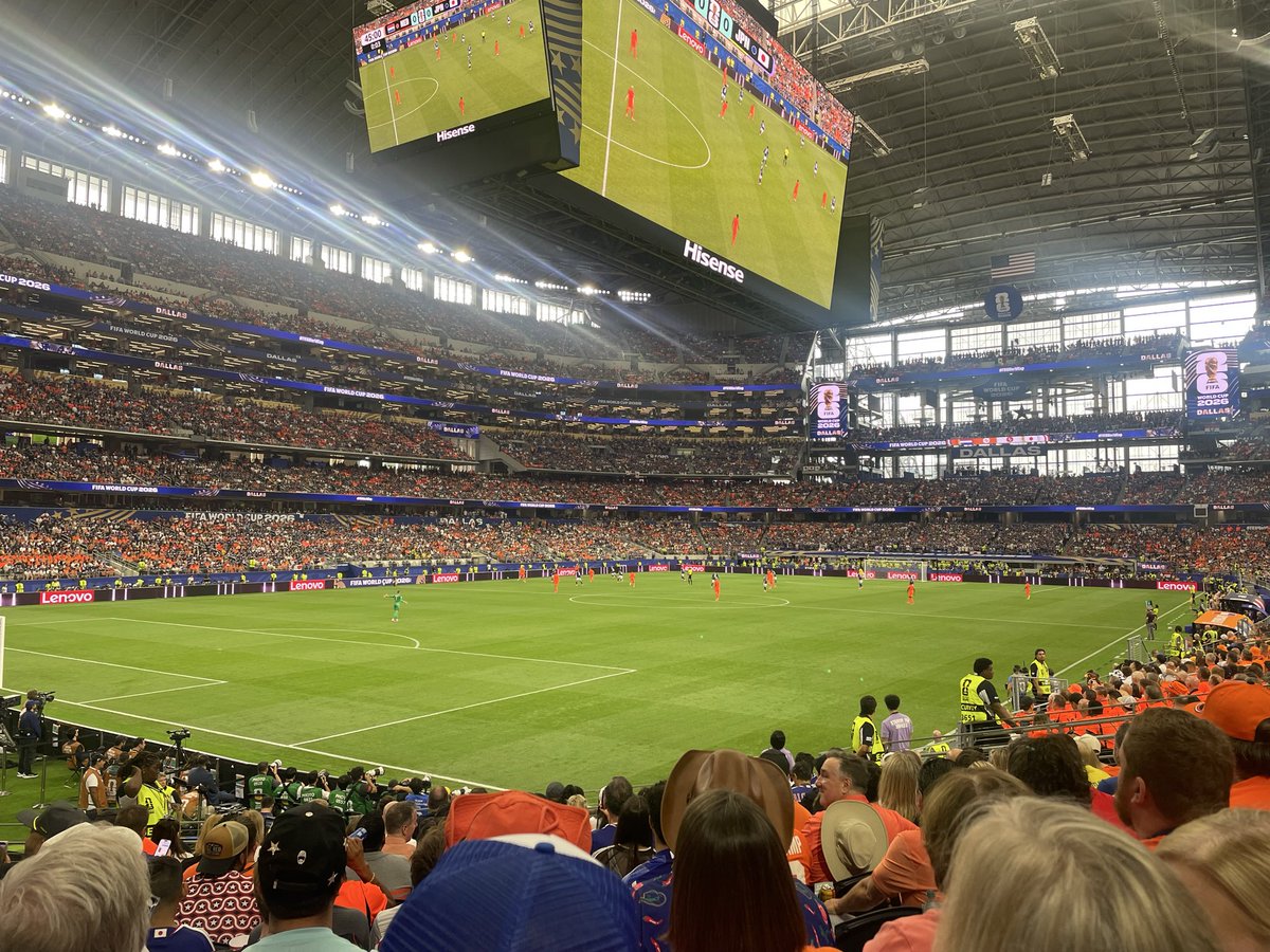 iLoopzzz's tweet photo. Yesterday was an amazing experience!! 

#FIFA2016 #Japan #Netherlands https://t.co/iVCSmCdx91