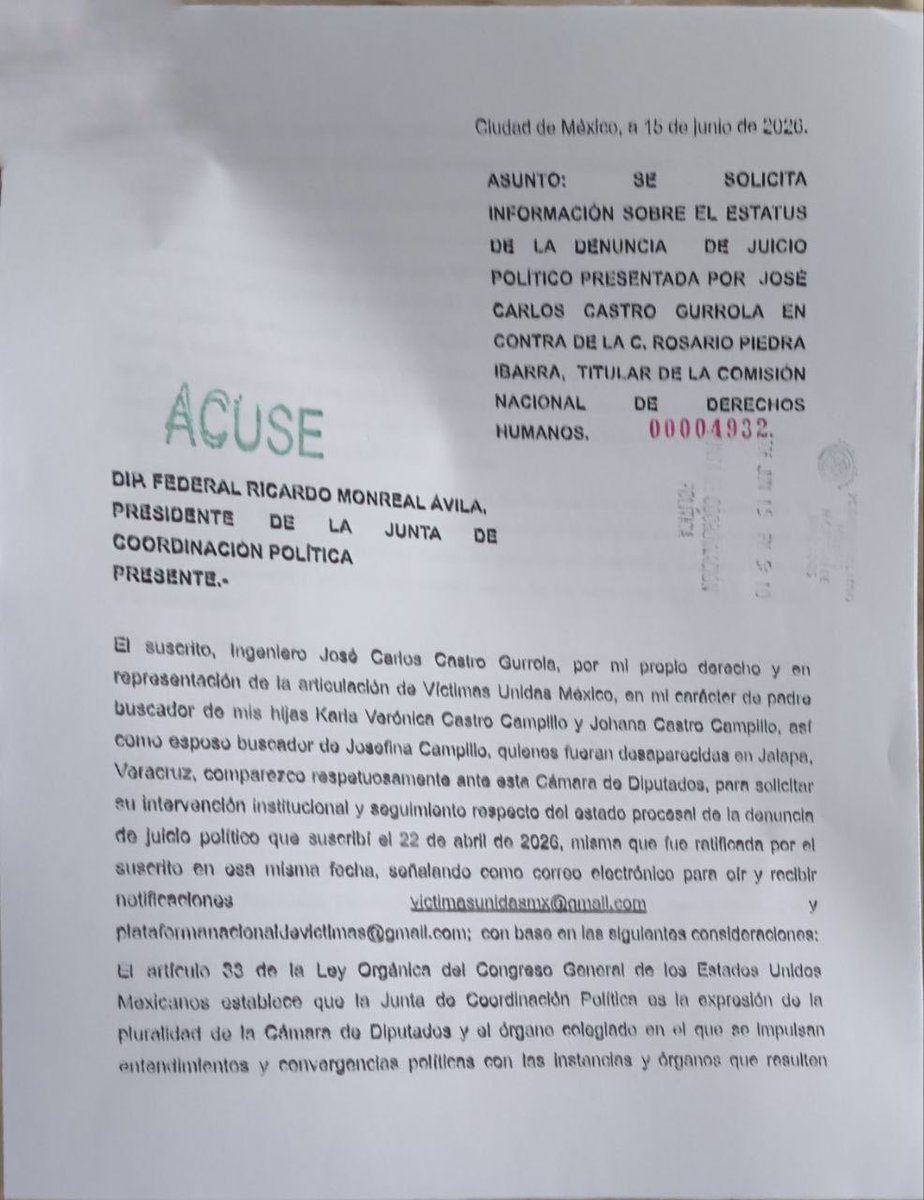 LBallesterosM's tweet photo. 🚨EN ESTOS MOMENTOS. Padres, madres y Familiares de personas desaparecidas, presentan solicitud de periodo extraordinario en la Cámara de Diputados. para votar juicio político vs Rosario Piedra Ibarra, ante la crisis de más de 130 mil personas desaparecidas. 

Colectivo de Víctimas Unidas, con el Ing Carlos Castro, y más de 230 familias representadas.

Ni perdón, ni olvido, hasta encontrarles 🙌🏼🇲🇽.