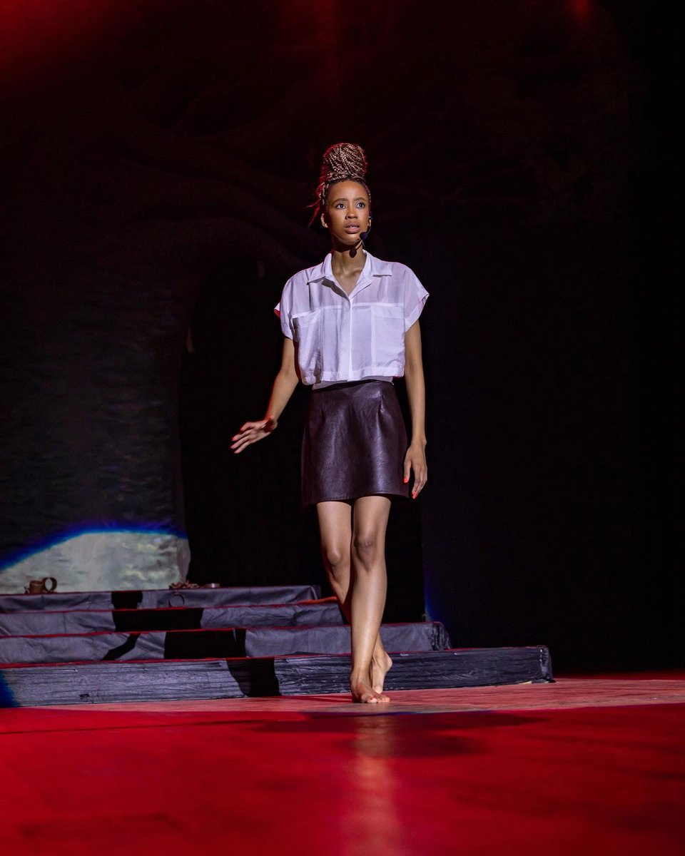RefilweMaitisa's tweet photo. I chose to perform a monologue from ‘Sarafina!’, representing SA 🇿🇦 at an acting competition in Ghana. ‘#Sarafina!’ is etched in my mind every #June16. Life-changing things happen when you become brave despite oppression. Thank you to the youth of 1976. Happy #YouthDay 🇿🇦✨❤️ https://t.co/tCkSUybxia