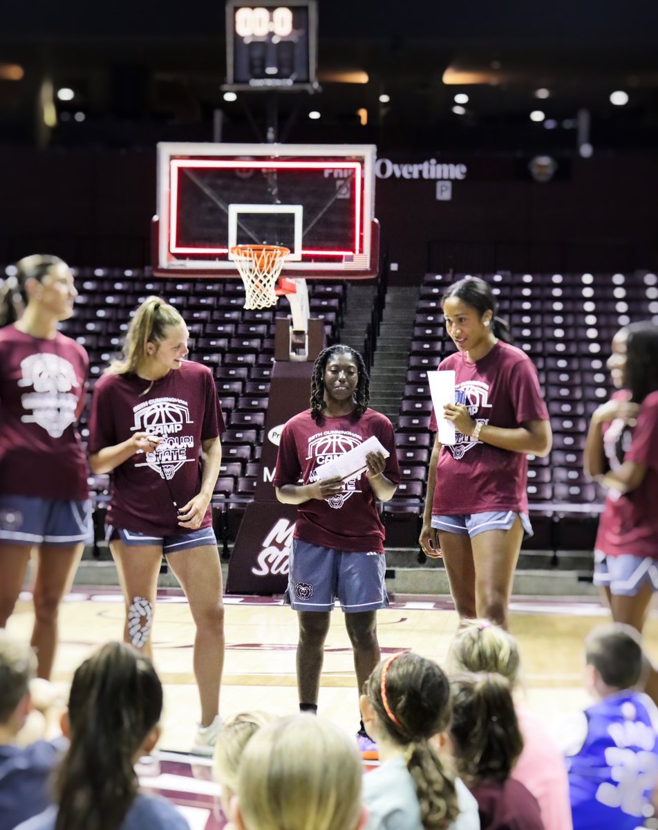 MoStateWBB's tweet photo. Lots of smiles on day 1🥹

#LadyBears | #WeAreMoState https://t.co/nsVg4Ck4nV