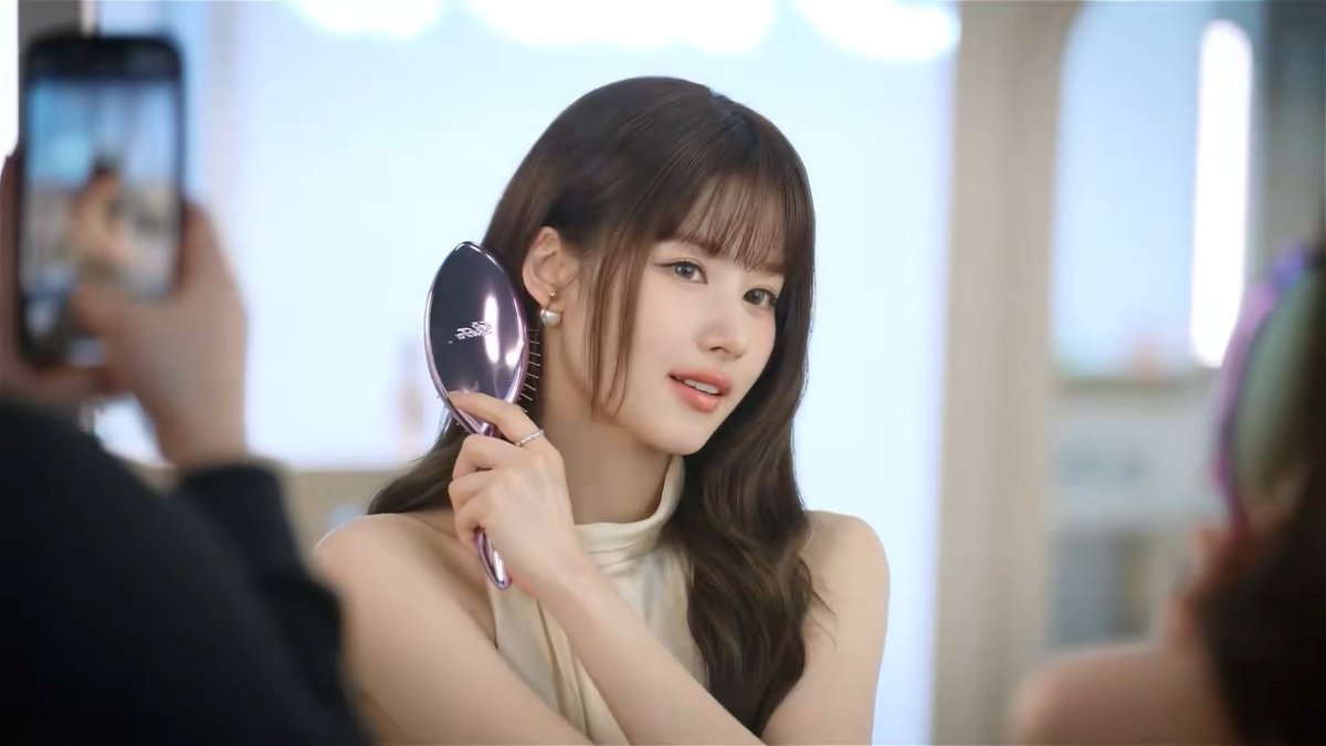 sanadorabel's tweet photo. the making of MISAMO x ReFa https://t.co/M71qtHfNQH