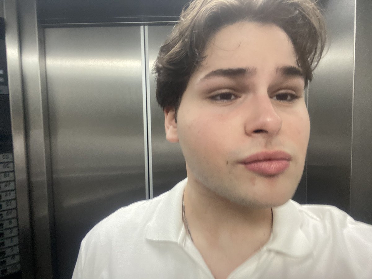tonberryvii's tweet photo. S1 de fakegayjobmaxxing🧘🏻 https://t.co/Vd7JlEWYPl