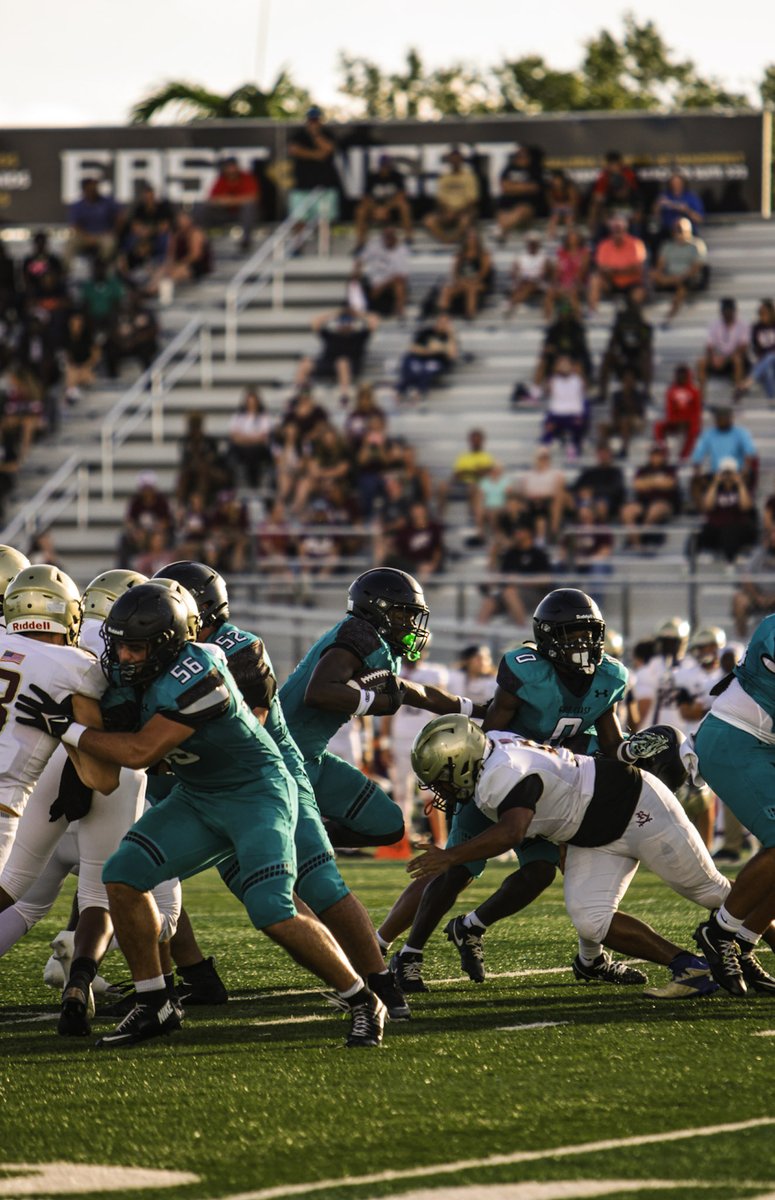 MikeyJean404's tweet photo. Looking Forward to build connections coaches C/O 28’ I’ll be a player you’d want on your roster‼️ 

Wide Receiver and Athlete 

6’0 185Ibs

Willing to put it all on the line. https://t.co/sQG4ng2JcG