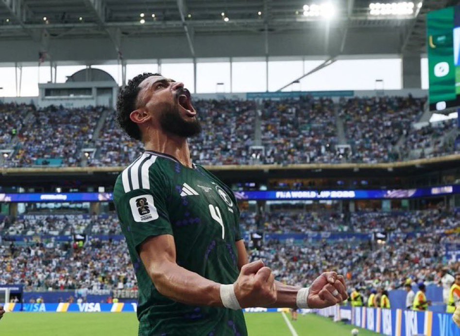 mervat4682's tweet photo. شكراً للصقور الخضر 💚🇸🇦💚
شكراً لصنّاع الفرح الحارس الأمين  #العويس و البطل #عبدالإله_العمري 
والقادم أجمل بإذن الله .
#السعودية_الأوروغواي قلوبنا معكم 💚🇸🇦💚 https://t.co/eR3k5VzWL8