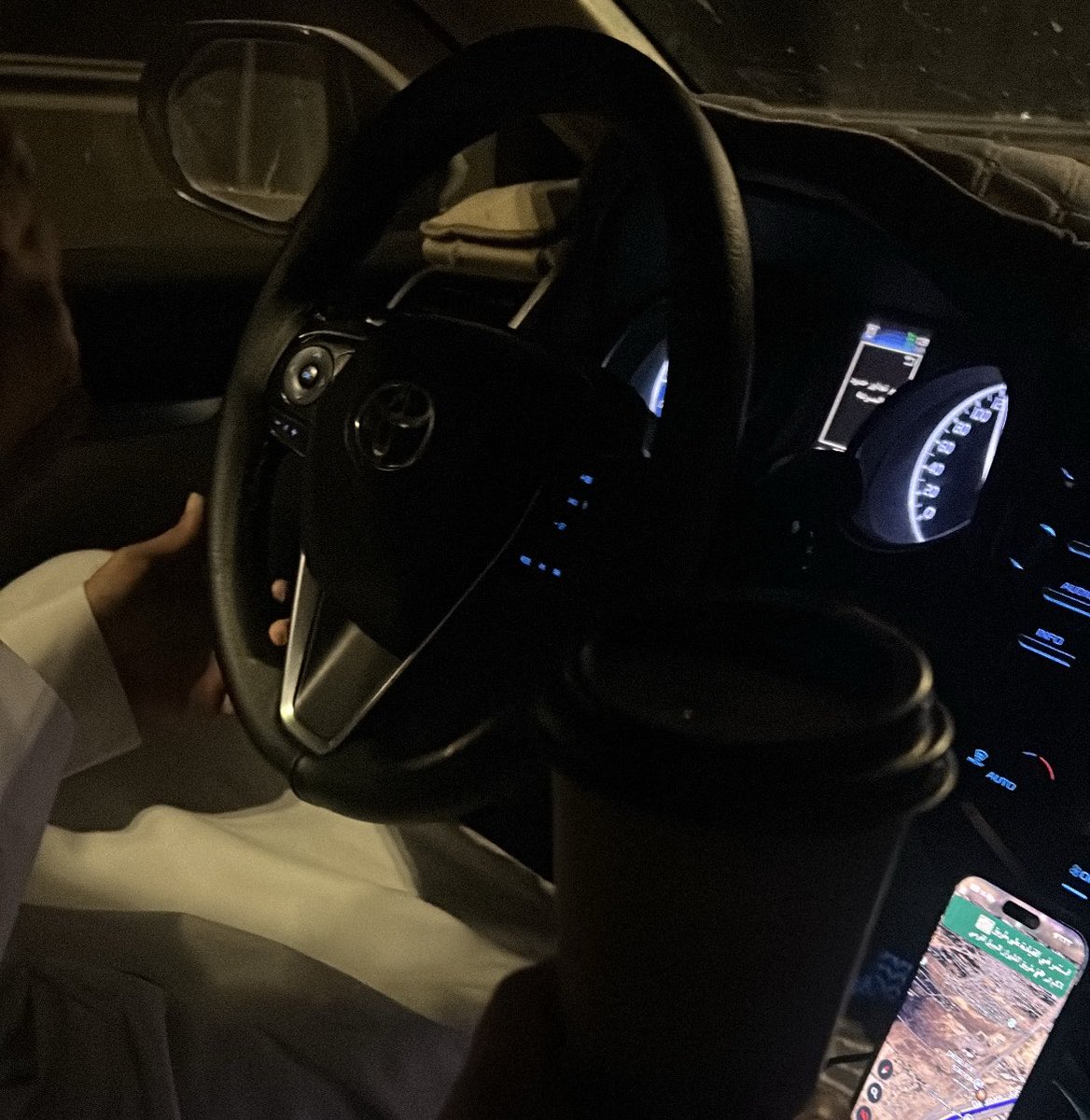 iiii96A's tweet photo. من :
« تخوفني مشاوير الطريق المظلم المهجور »
وصولًا إلى :
« ولا عاد ترعب خطـوتي وحشَة المسرى » https://t.co/a58axEQBY1