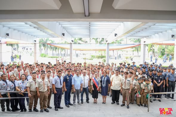 santarosacity's tweet photo. TINGNAN | Isinagawa noong Hunyo 12, 2026 ang Flag Retirement Ceremony bilang bahagi ng paggunita sa ika-128 Araw ng Kalayaan ng Pilipinas.

Ang seremonya ay dinaluhan  ng mga kinatawan mula sa iba't ibang tanggapan at sektor, partikular na ang Boy Scouts of the Philippines - Santa Rosa Council, gayundin ang miyembro ng Sangguniang Panlungsod. Pinangunahan naman ito ni Mayor Arlene B. Arcillas.

Layunin ng aktibidad na magbigay pugay at galang sa pambansang sagisag ng kalayaan, kasarinlan, at pagmamahal sa bayan--ang watawat ng Pilipinas. 

📸: CIO Reymar

#SerbisyongMakataoLungsodNaMakabago
#TatakArcillasSerbisyongWagas
#CityofSantaRosaLaguna
#HelloSantaRosa
#SantaRosaTheLionCity🦁