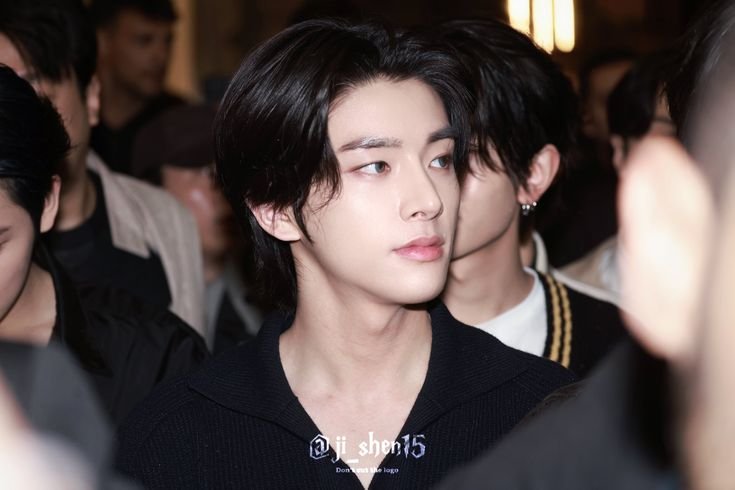 jakeyclub's tweet photo. the definition of “effortlessly handsome and attractive without even trying” https://t.co/JNSVGGgsiH