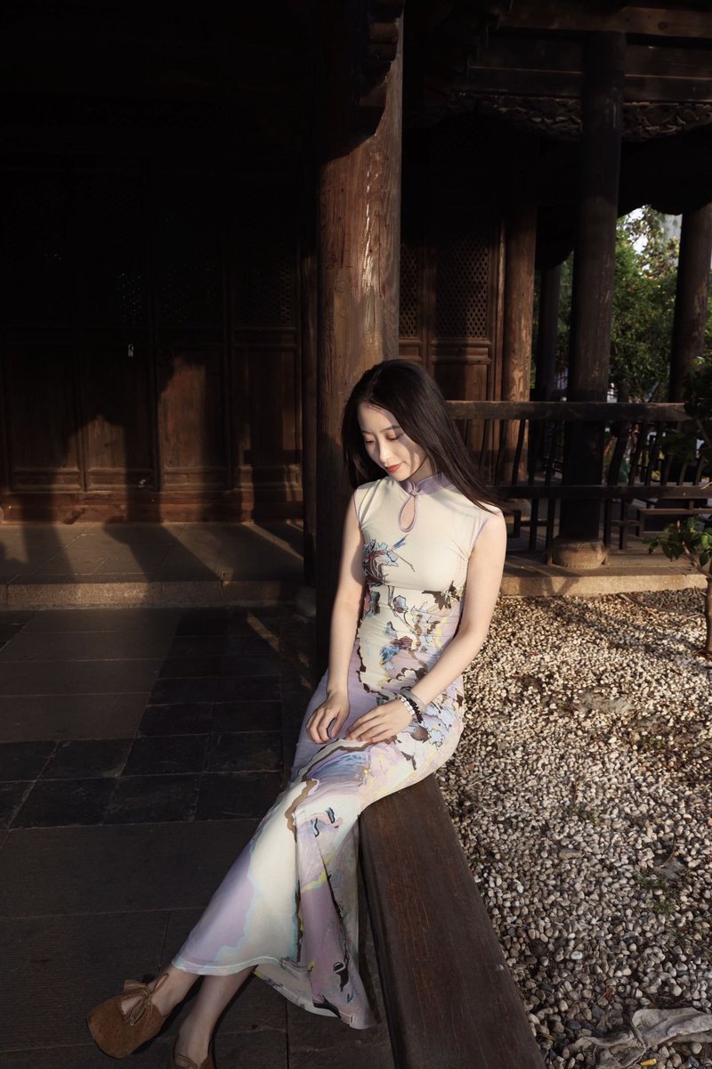 yaka99666's tweet photo. ��透旗袍美女 https://t.co/WU2OaNrliB