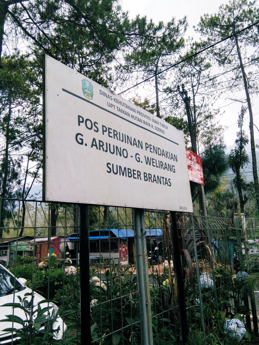 gieitshere's tweet photo. sejuk dan wangimu tersisa disela-sela baju hangatku, dihentak sunyi geram gusarmu mulai gerayangi kupingku. terakahir kali kita bicarakan semua besok kan bagaimana, dinginnya hangatkanmu selalu, dilengkapi lapisan selimut.

(arjuno-welirang 14/15 juni 2026). https://t.co/IgkJUXNPQu