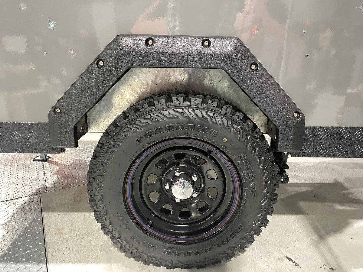 GEOLANDAR_JP's tweet photo. FIELDSTYLE EXPO 2025 ジオランダー装着車
BLAST TRAIL 様
車輛:BLAST CARGO
装着タイヤ:GEOLANDAR M/T G003
サイズ:LT215/75R15
#YOKOHAMA #ヨコハマタイヤ #ジオランダー #GEOLANDAR #Fieldstyle #BLASTTRAIL #BLASTCARGO https://t.co/iavRirDOPI