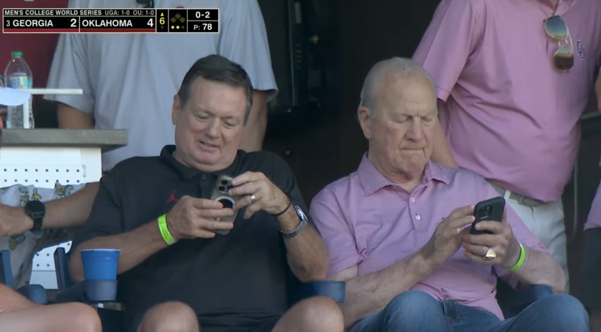 ouvstheworld's tweet photo. Damn kids and their phones these days. https://t.co/Q0mAwi8S4M