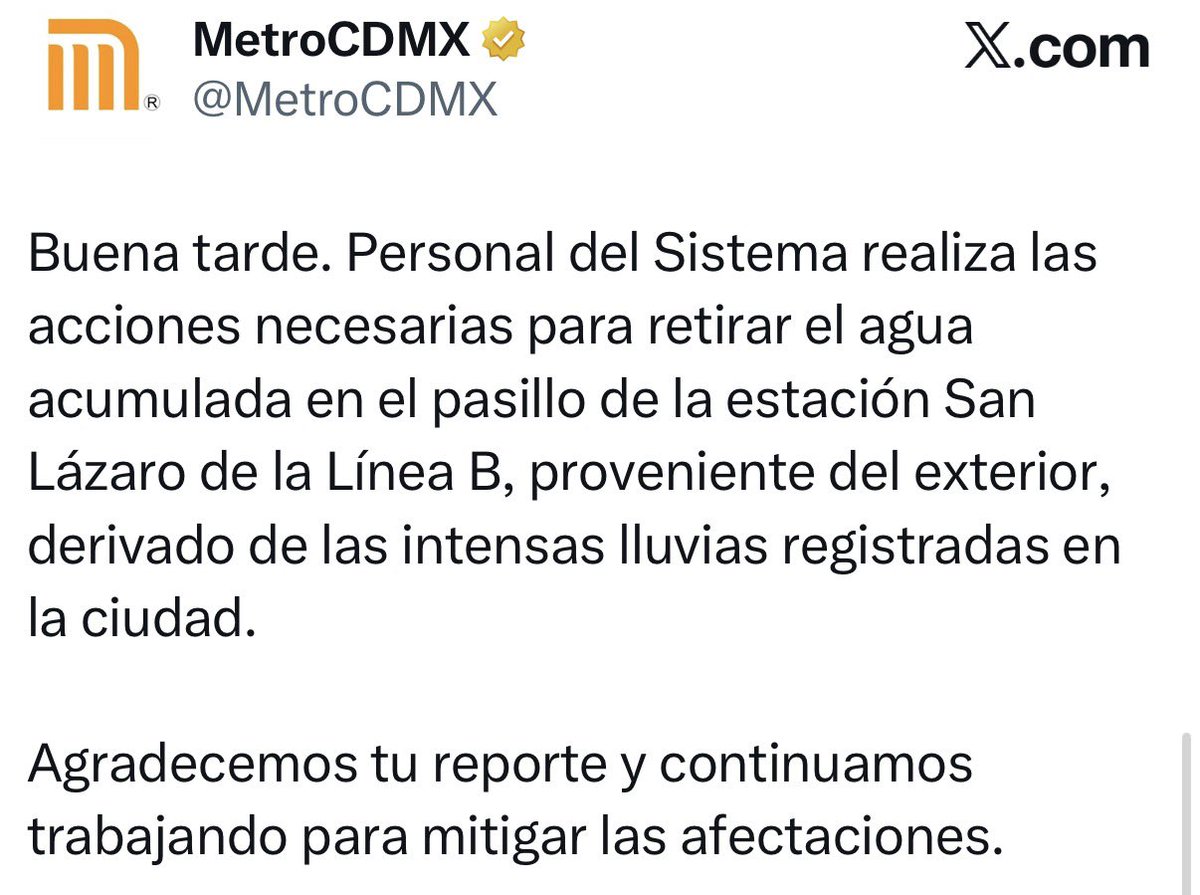 azucenau's tweet photo. 🚨El Metro informa que personal de las áreas de Instalaciones Hidráulicas y Servicios Generales realizan labores para el desalojo de agua que ingresó desde el exterior hacia la zona de taquillas de la estación San Lázaro de la Línea B, derivado de las lluvias registradas en la zona. El servicio de trenes en la Línea B opera con normalidad.

Raquel Flores vía @Radio_Formula.