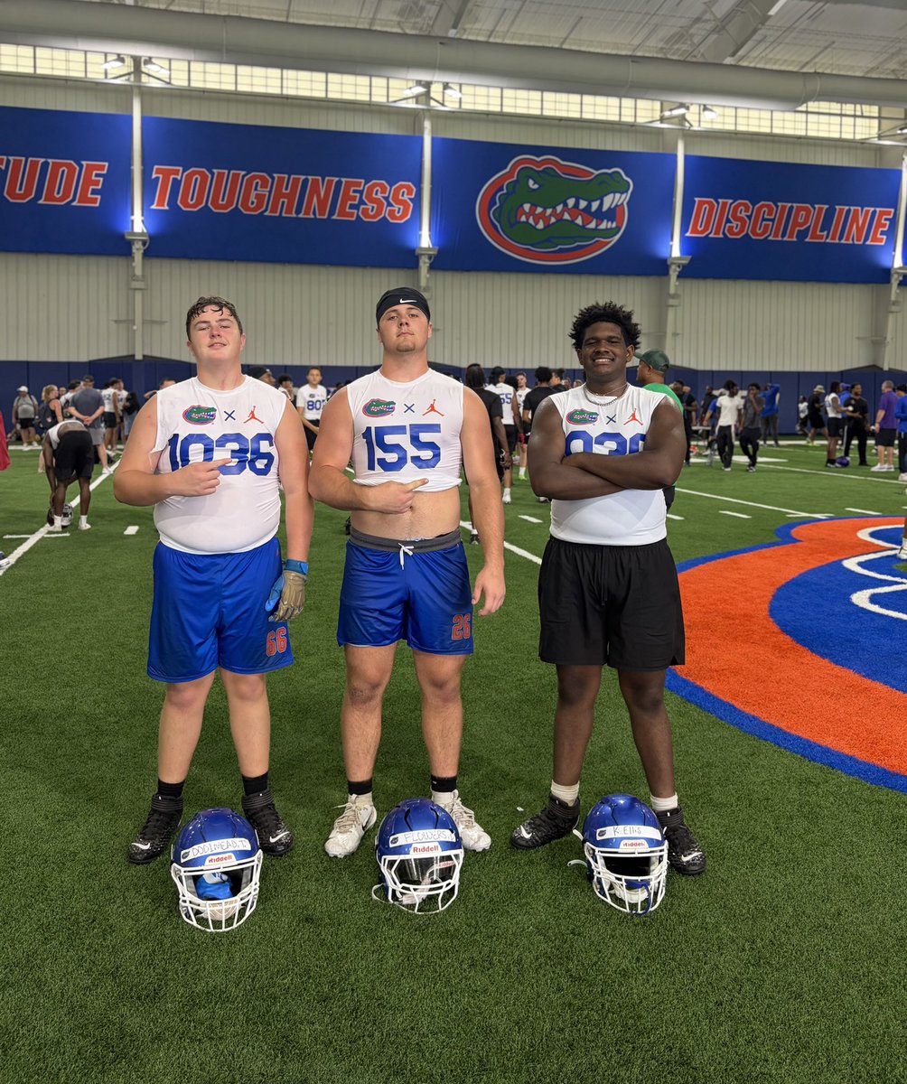 TuckerDodimead's tweet photo. Got in some good work @GatorsFB camp today with my guys!!
@CoachBraswell1 @TaycoBulldogs @dfloww26 https://t.co/VLyHvj5Gvx