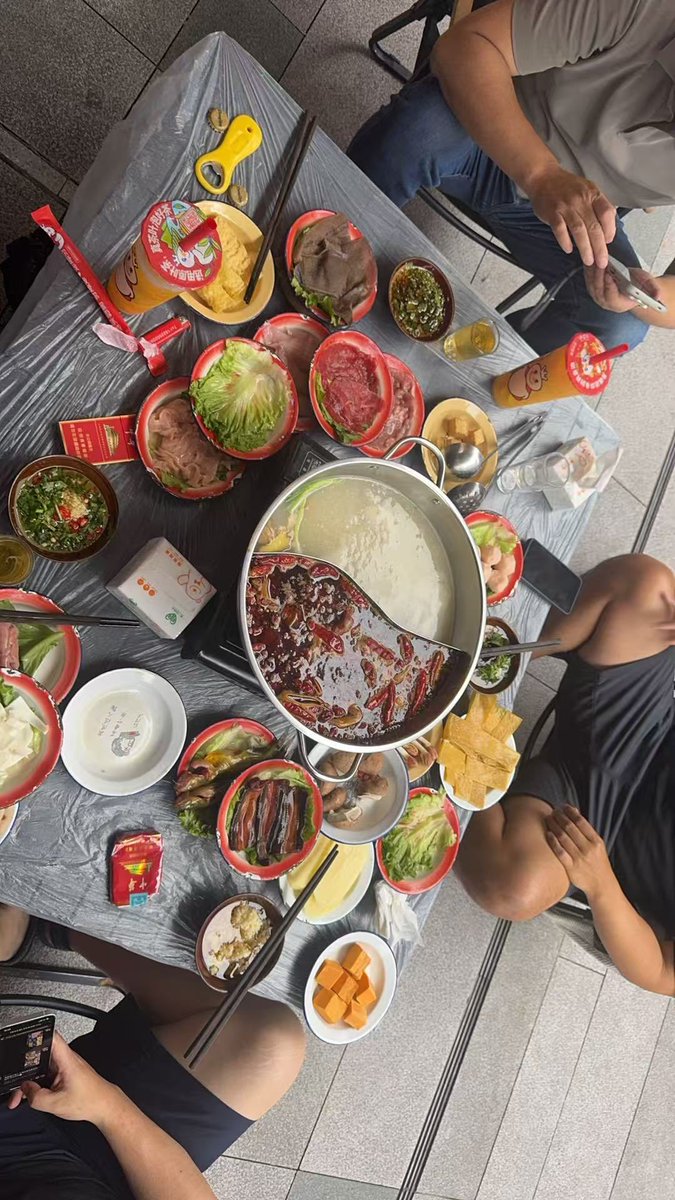Pan_LiP's tweet photo. #重庆火锅

昨晚吃的有多爽，今早就有多痛😭😭😭 https://t.co/cnR4i2vLAh