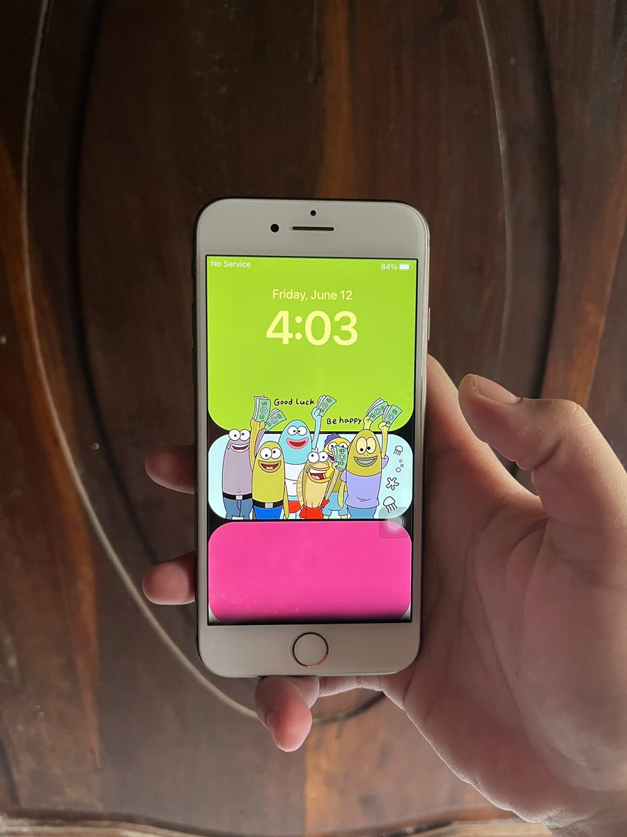 dyrav_'s tweet photo. iphone 8 64gb wifi only

850rb

kamera d/b super jernih
ios 16.7.15
sentuhan normal
backdoor pecah kyk di pict
lcd kyk di pict 
bh 100
fp on

hp,kabel,case
no riset &amp; update ios https://t.co/XLVwxRXFer