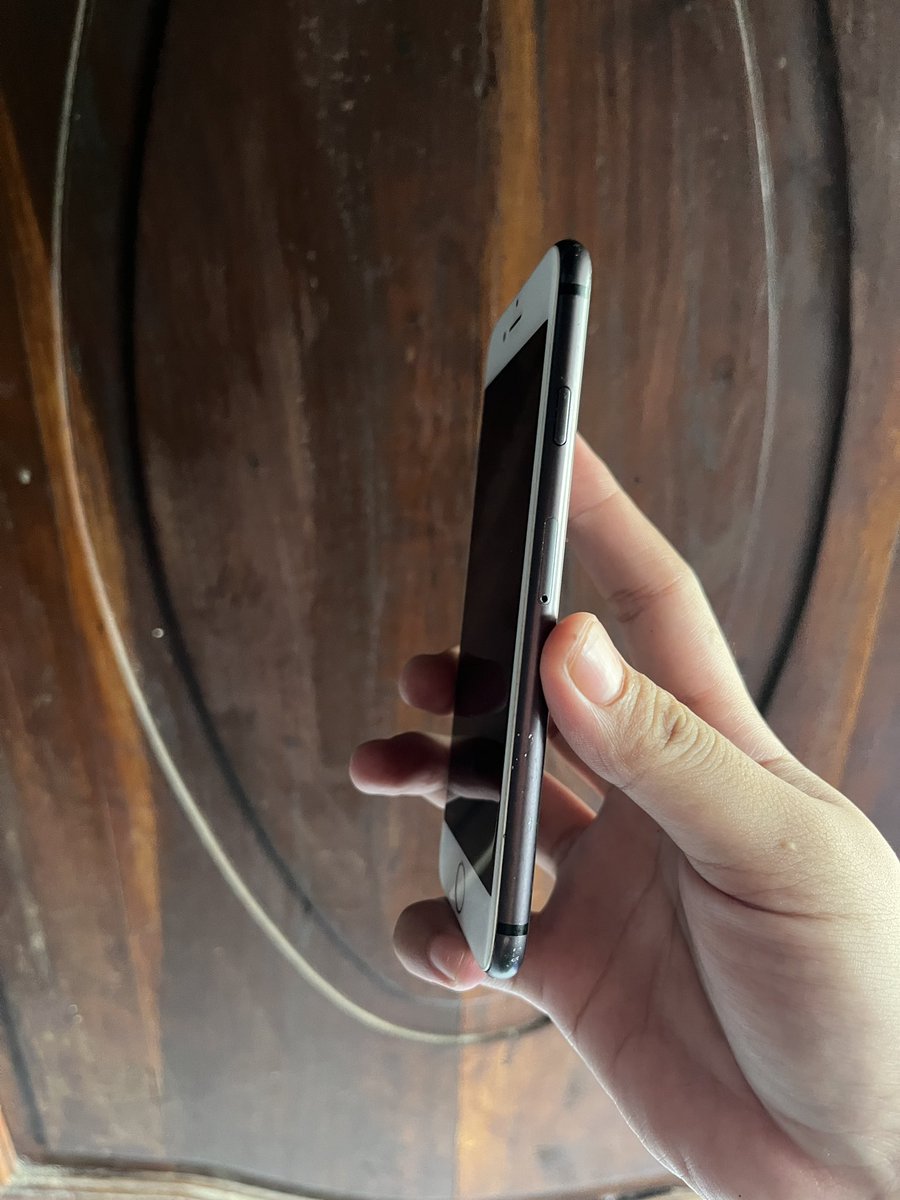 dyrav_'s tweet photo. iphone 8 64gb wifi only

850rb

kamera d/b super jernih
ios 16.7.15
sentuhan normal
backdoor pecah kyk di pict
lcd kyk di pict 
bh 100
fp on

hp,kabel,case
no riset &amp; update ios https://t.co/XLVwxRXFer