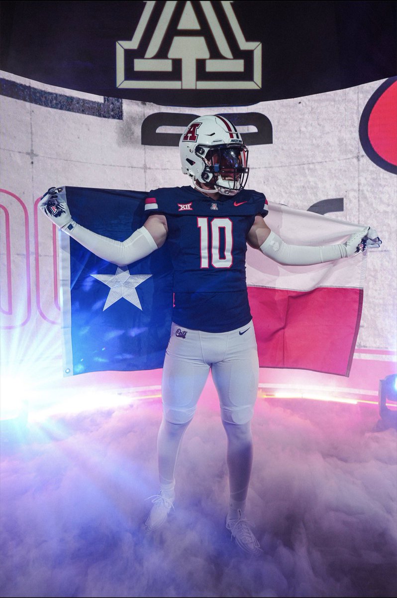 Bryce_Breeden's tweet photo. I had an amazing time at @ArizonaFBall this past weekend! The coaching staff treated me with the upmost care! @Josh_Bringuel @CoachRonLaka @CoachGonz @CoachBrennan @Brettarce84 @riqthompson14 @CoachJsalavea https://t.co/bNiUwY3s6O