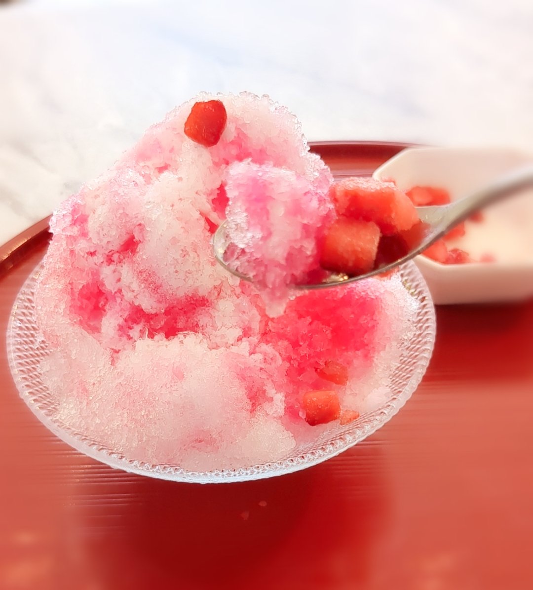 Ajgnlot's tweet photo. ６月１６日、10:00-17:00でオープンです。

かき氷はいちごが一番人気！
その他、抹茶、メロン、ブルーハワイがあります。
抹茶シロップは苦味を感じる大人向けの味わいです。

#甲府 #山梨 #カフェ #喫茶店 https://t.co/y603Cs1FXw