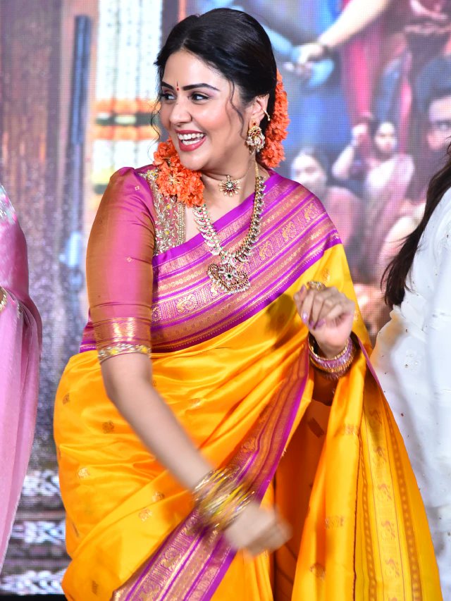 wvmediaa's tweet photo. Sreemukhi at the Maa Inti Baangaram movie pre-release event ✨💜💛/1

#Sreemukhi https://t.co/cxgi4kYLvj