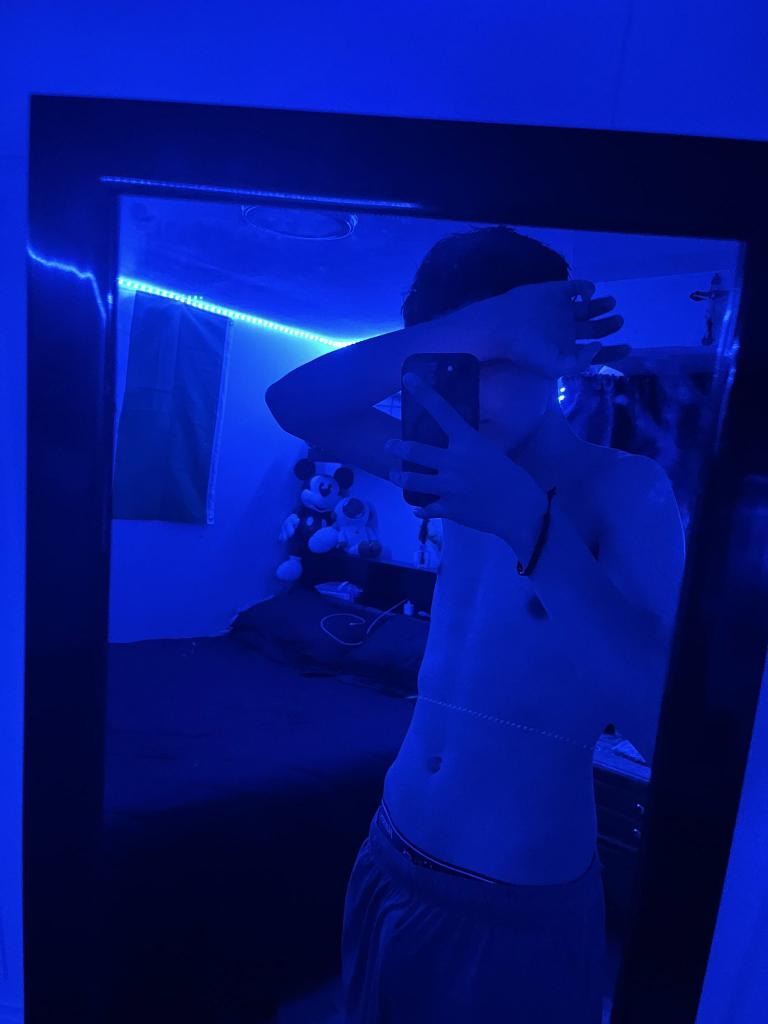 AAwfe900's tweet photo. Before I go to sleep, anyone who wants to see a video of my penis, come and talk. https://t.co/tovQqN7zbW