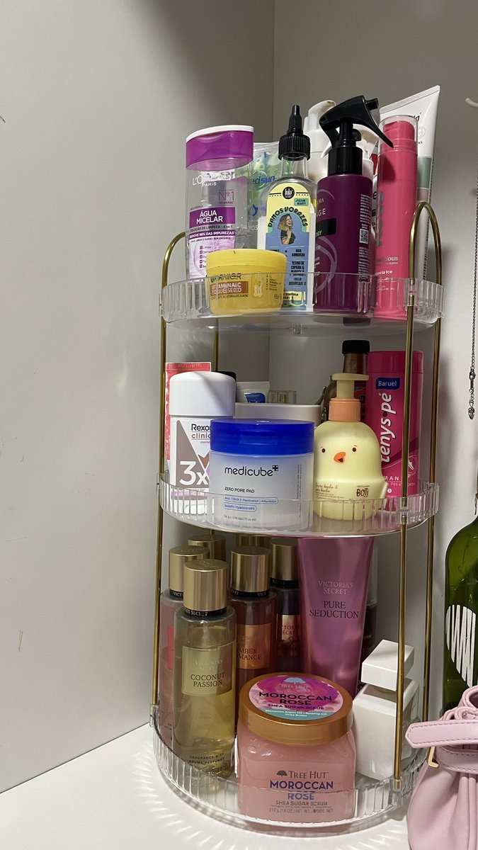 kollyskinny's tweet photo. chegou meu organizador de 3 andares 💓 https://t.co/y2o214Q2qK