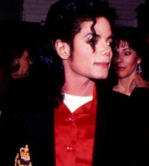 MJFellowship's tweet photo. This is for Michael!!! The media, the critics and the filthy tabloid press tried everything to bring him down, We.. the fans, we ensure his legacy.. we celebrate his legacy, his accomplishments and the records that continue to be broken!!! That billion is going to be the best feeling ever as a fan, trust me! Buy your tickets!!! 🚨 #MichaelMovie