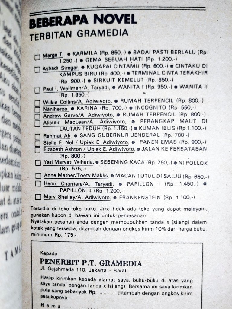 ridoarbain's tweet photo. Kebetulan Frankenstein punyaku cetakan terjemahan pertama, 1977. Dulu harganya masih Rp1.100. 😆 https://t.co/MJ5rBAsITH
