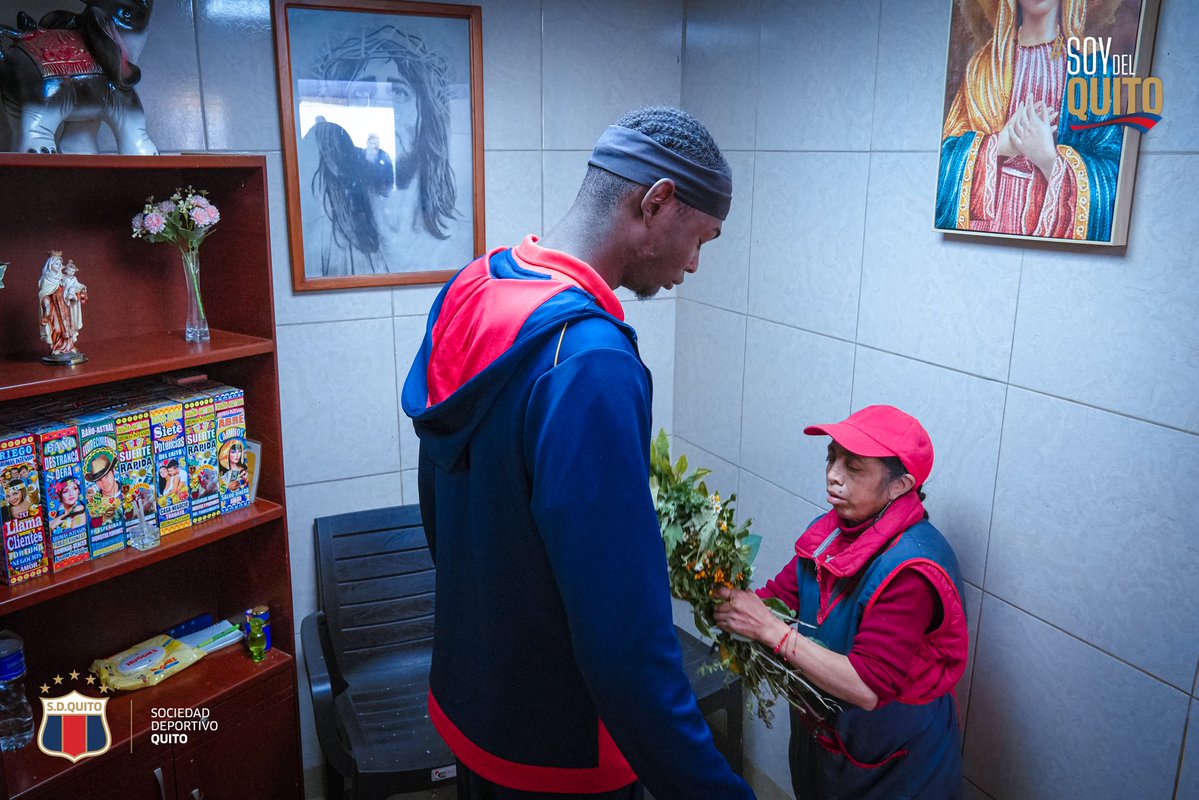 SDQuito_Oficial's tweet photo. ¡Qué gran día 😎 del Quito en Quito! 🚍 🏛️ #SoyDelQuito 💙❤️ 
Galería 📸 👉 https://t.co/lXP1cYpp3k https://t.co/5g0kNBsDPu