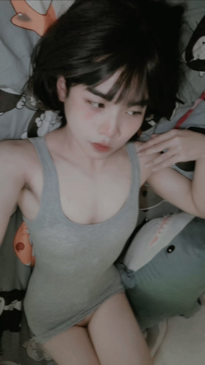 Sinbowa's tweet photo. สองภาพนี้ ก็ไม่ต่างกันนะ #ladyboy https://t.co/hUJllZow3A
