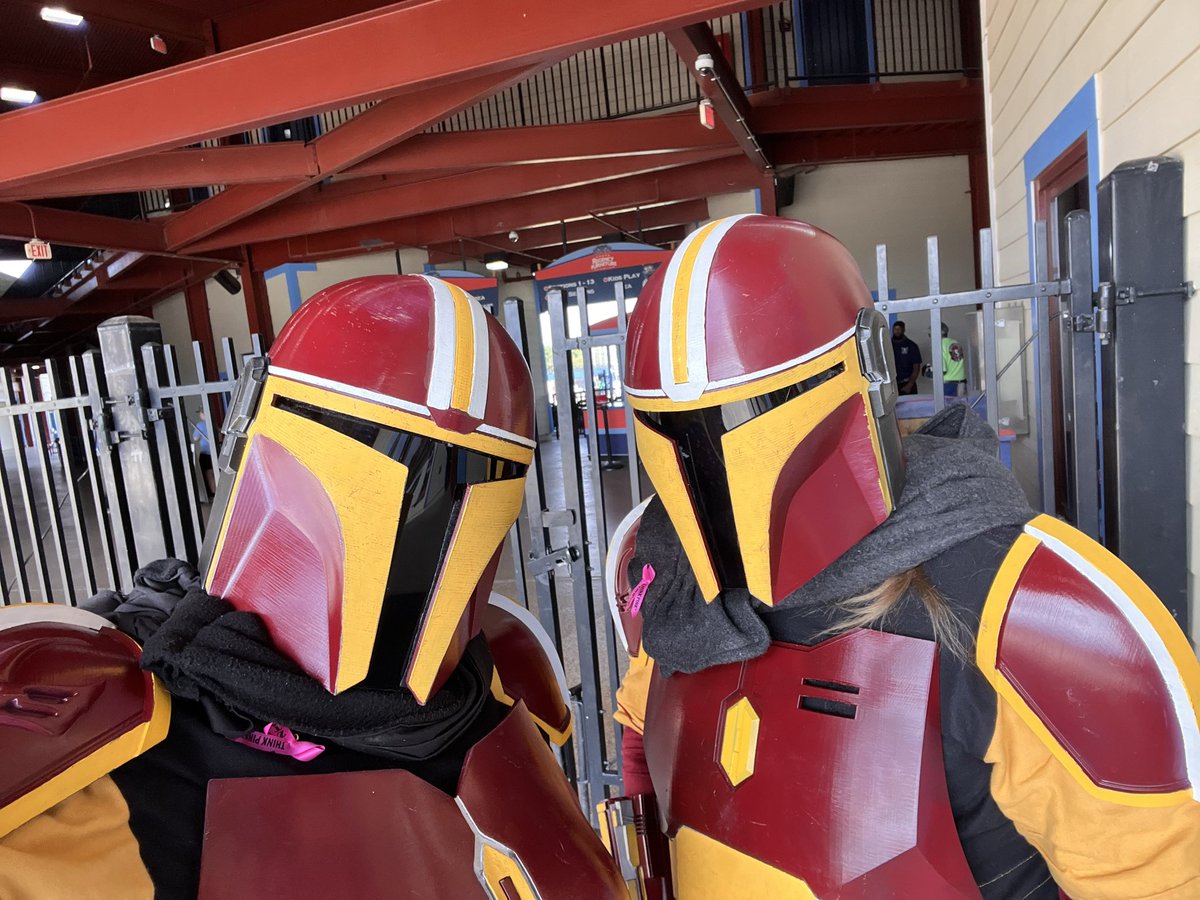 Commanderlorian's tweet photo. @_PorkRine Commanderlorians! Not clowns https://t.co/n6zf5PE39j
