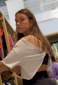 ritchie_zabate's tweet photo. I had to go into that store when I found her #candids #candid #creepshot CHECK THE BIO https://t.co/PHaiqIdrm9