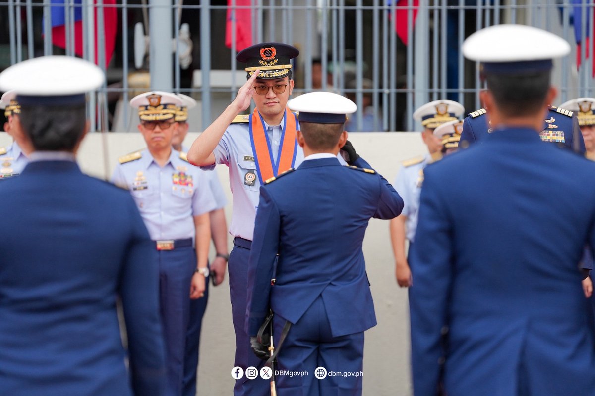 DBMgovph's tweet photo. IN PHOTOS: Department of Budget and Management (DBM) Acting Secretary Kim Robert C. De Leon was promoted to the rank of Auxiliary Rear Admiral of the Philippine Coast Guard Auxiliary (PCGA).
Read more: https://t.co/g6ZW1Ehg8O
#DBMatWork #DitoBawatMandaragatMahalaga https://t.co/2pprmKZimq