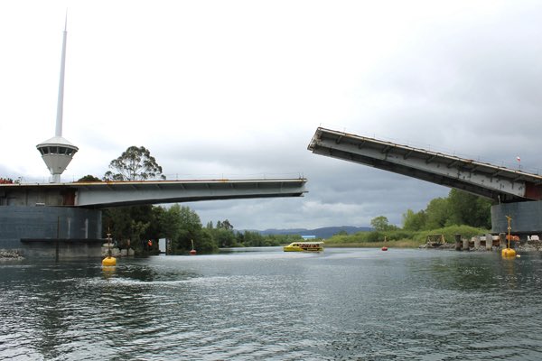 hernan_sr's tweet photo. Puente Cau-Cau / Puente Kast-Kast https://t.co/PH3empMWON