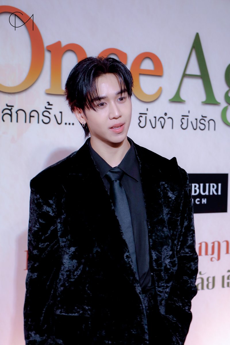 CM2Connect's tweet photo. [เก็บตกบรรยากาศ] “หลุยส์ ธณวิน” ช่วงเดินพรมในงาน Gala ละครเวที “Once Again อีกสักครั้ง ยิ่งเจ็บ ยิ่งจำ ยิ่งรัก”

#louis_thanawin
#ONCEAGAIN #อีกสักครั้ง
#ONCEAGAINGalaNight https://t.co/GURFlVXQ4A