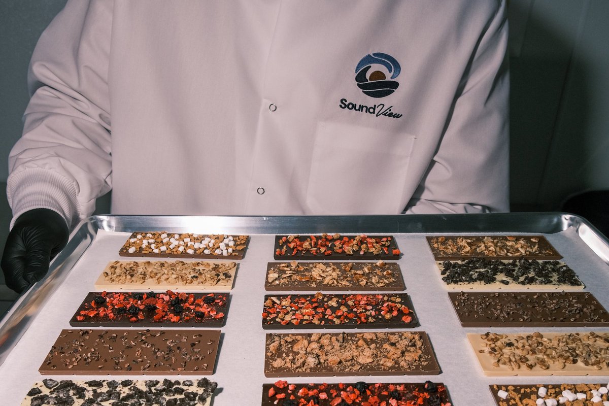 TrulieveCT's tweet photo. Smooth, rich, and made to savor 🍫✨ Shop @getsoundview chocolates here: https://t.co/FMvcl1NE4z https://t.co/Mgsz0zbRL2