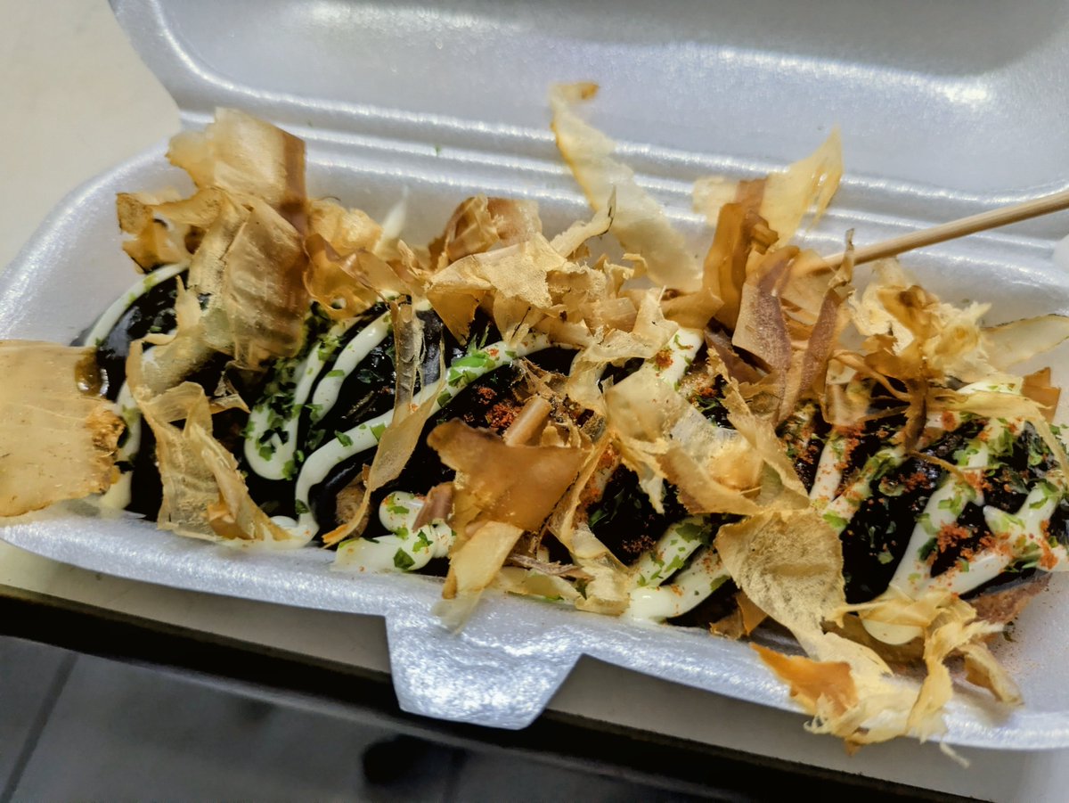AsiantravelJ's tweet photo. 友人がマニラのパサイで、たこ焼き屋を始めたんです。見かけたら是非ご賞味下さい!
ピリ辛の秘伝のタレで結構美味しいですよ😋 4個で40ペソ(約100円)です。
#NAKAYOSHITAKOYAKI
#Manila
#Pasay https://t.co/tlWxaR4iqG