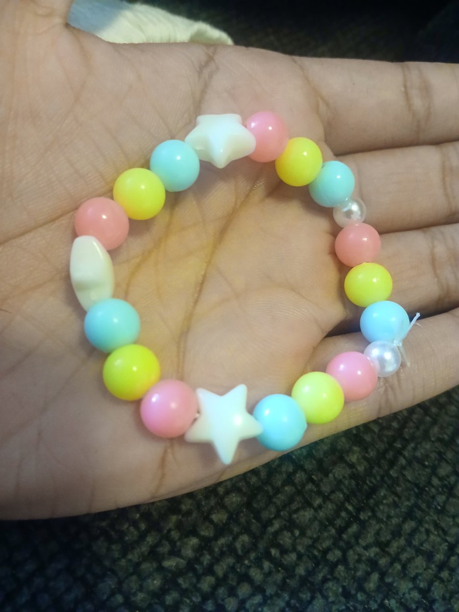 Victoriaaxba's tweet photo. I'm the type to be in the closest and make pride accessories you gotta catch me 👀😂 #pansexual https://t.co/HbDVXPkHsU