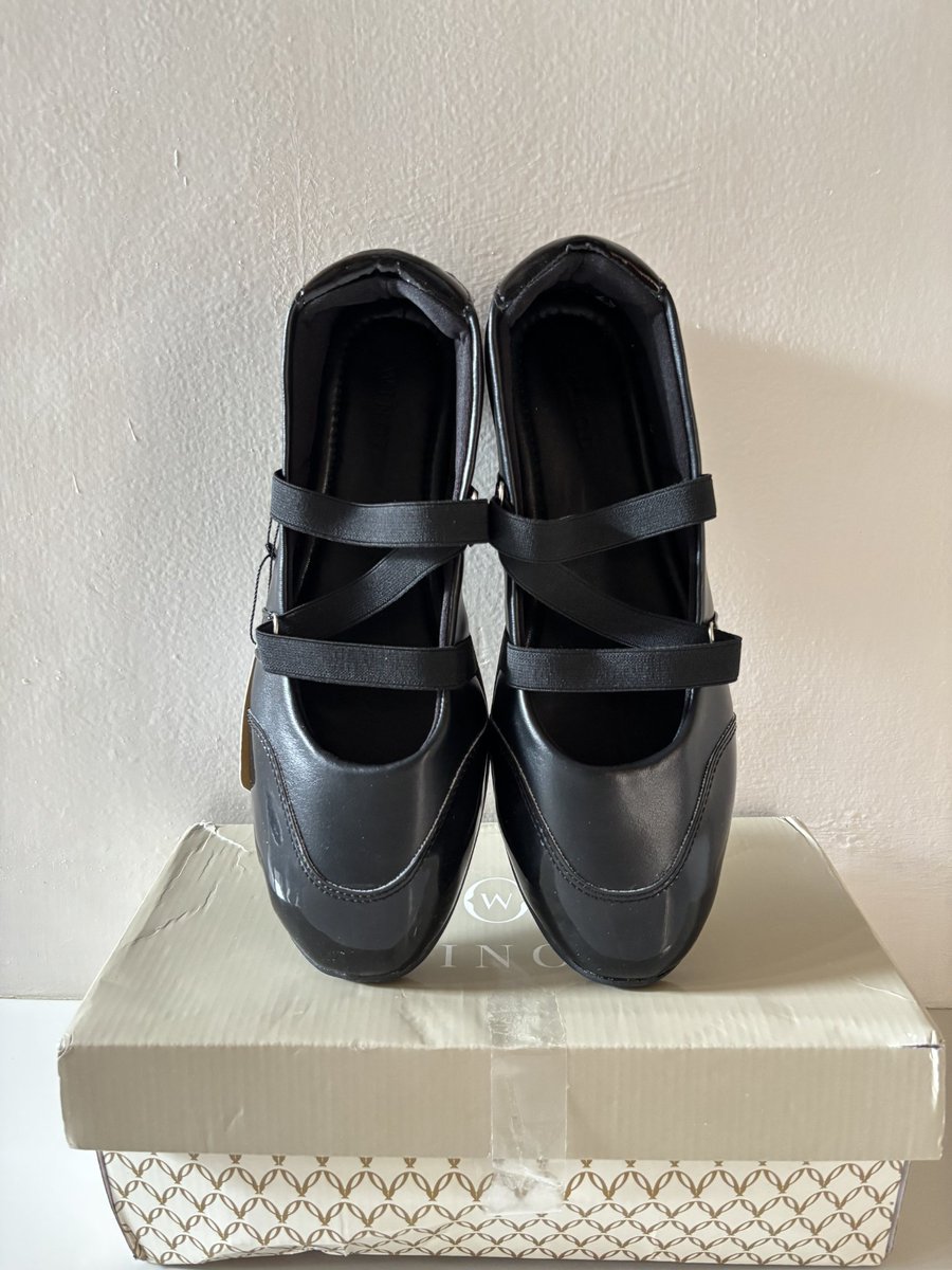 lwucuu's tweet photo. WTS NEW Sepatu Winod Naura Ballerina Flatshoes - Black

📌 Size 41 (panjang 25,5 cm)
🏷 75.000

jual rugi karena kebesaran, masih baru with box belum pernah dipake yaa

Co shopee only

--------
t. wtb murce beli jual mau pl preloved puma adidas airwalk #zonauang #zonajajan https://t.co/OnotHP2Fi1