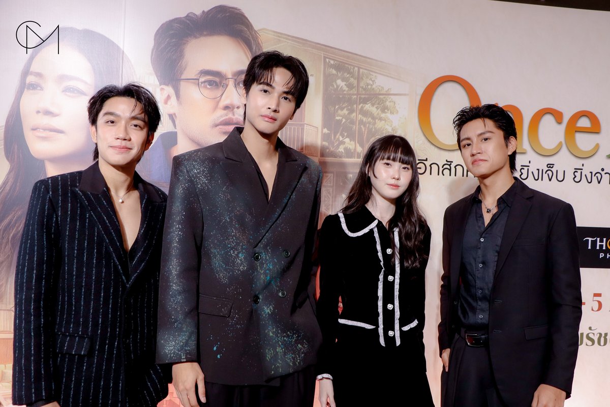 CM2Connect's tweet photo. [เก็บตกบรรยากาศ] “ตะวัน, ธรรศ, แฟร์รี่, บูม” ช่วงเดินพรมในงาน Gala ละครเวที “Once Again อีกสักครั้ง ยิ่งเจ็บ ยิ่งจำ ยิ่งรัก”

#TawanPanwa 
#ธรรศตันหยงมาศ #taastanyongmas
#FairyKirana #แฟร์รี่กิรณา
#บูมสหรัฐ #boomsaharat
#ONCEAGAIN #อีกสักครั้ง
#ONCEAGAINGalaNight https://t.co/75KcAcCWPW